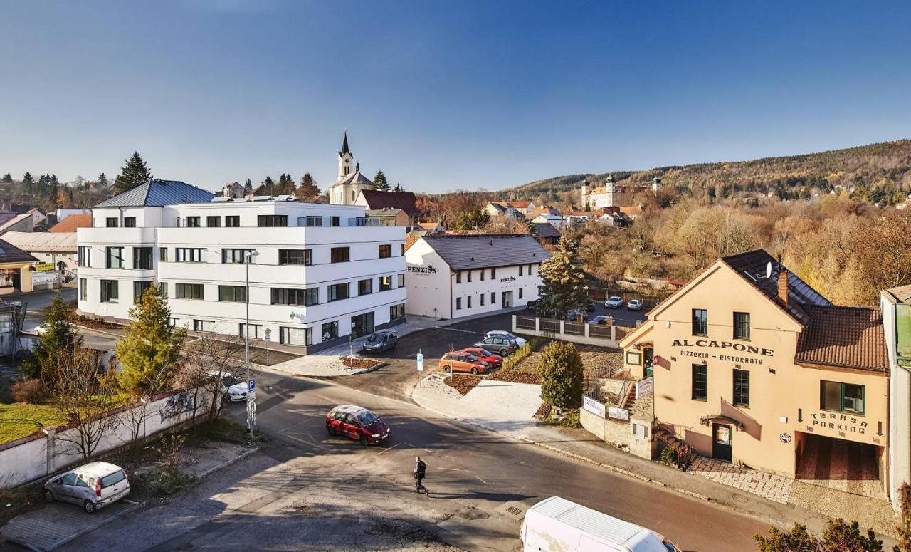 Penzion Al Capone Mnisek Mnisek pod Brdy Exterior photo